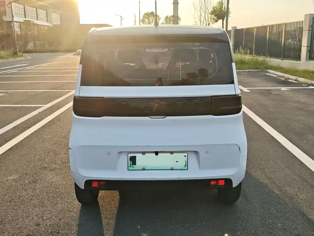 Wuling MINIEV — миниатюра 5