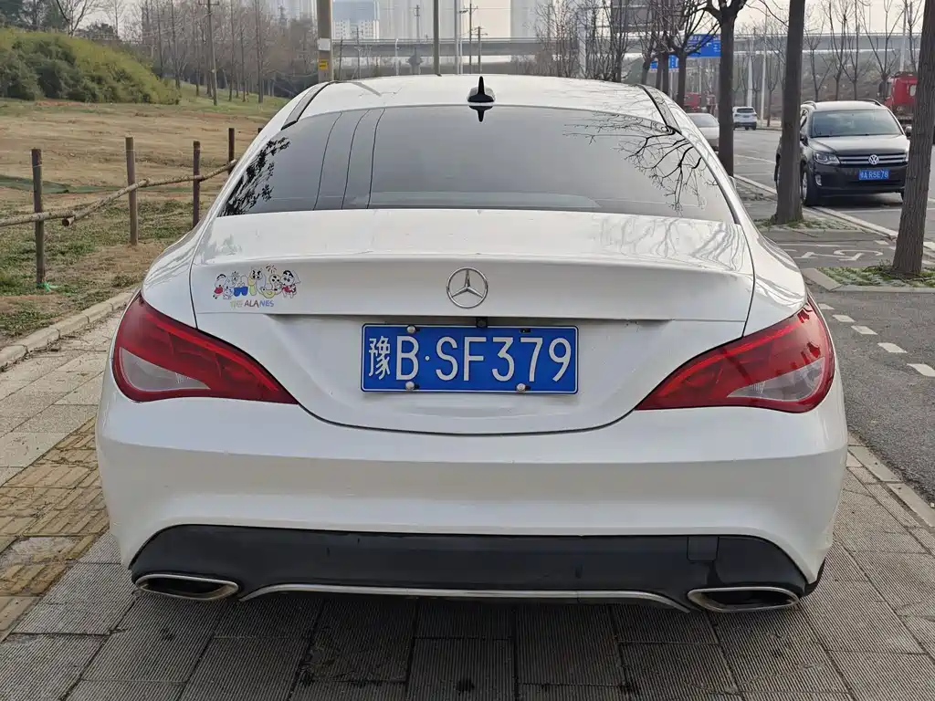 MERCEDES-BENZ CLA