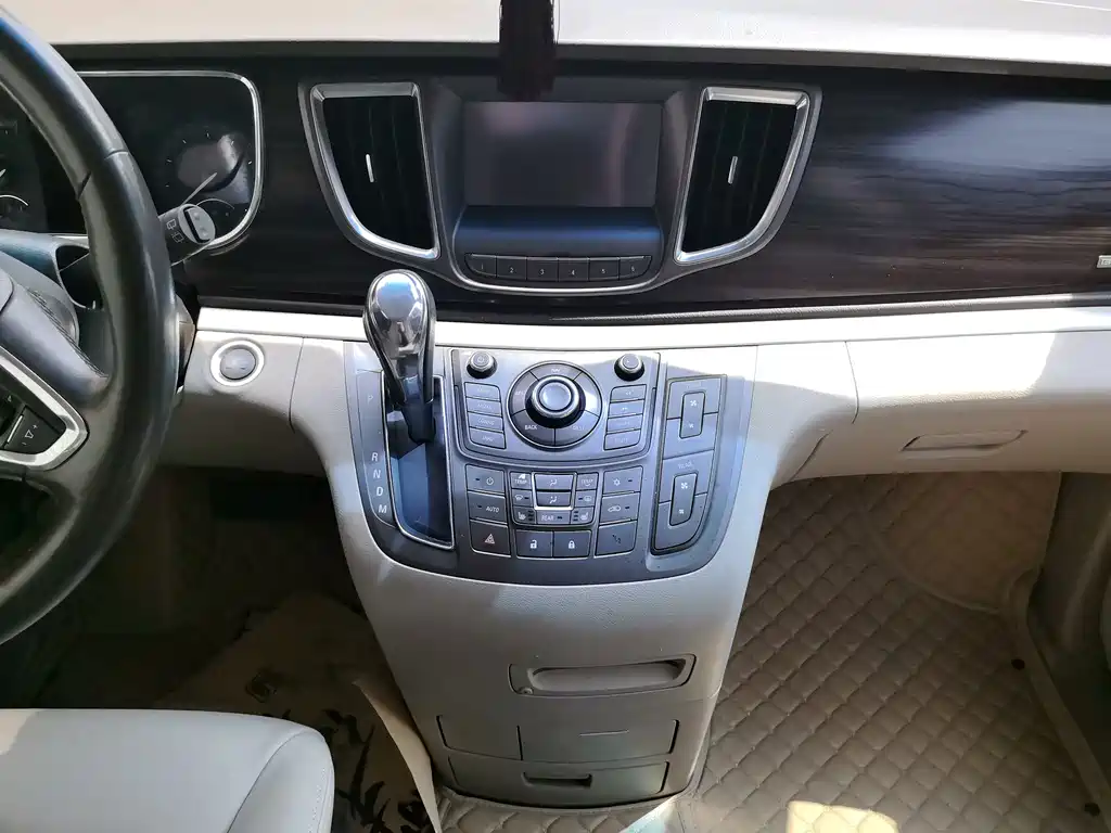 Buick GL8 2011 3.0L XT Luxury Flagship