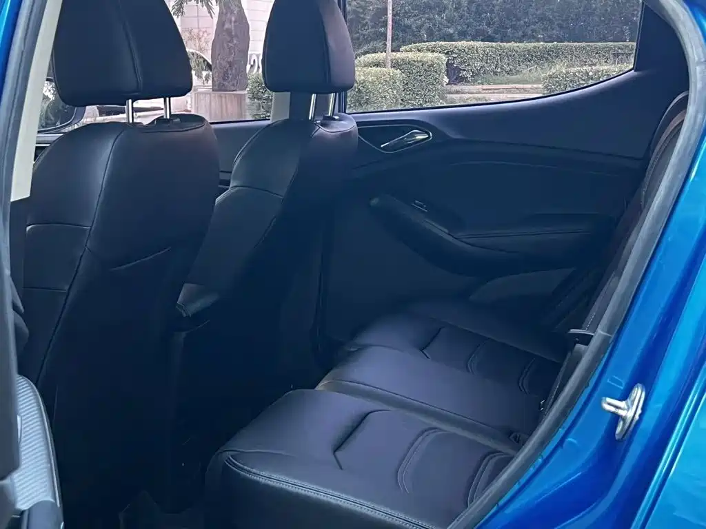 BYD Yuan EV — миниатюра 11