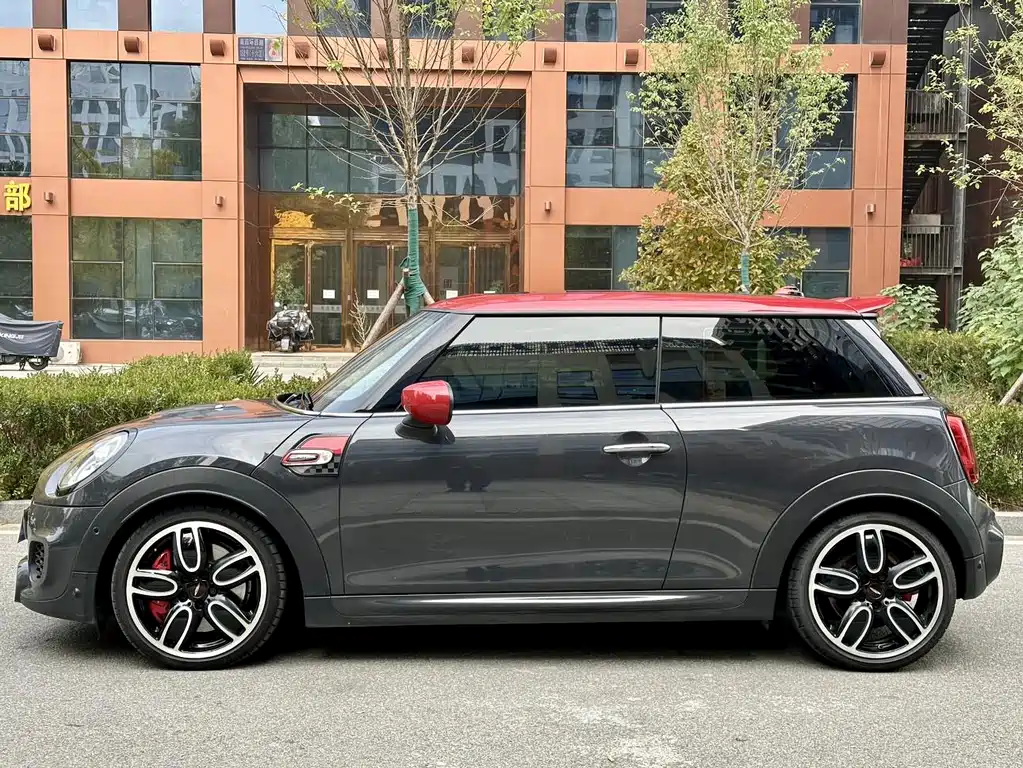 MINI JCW