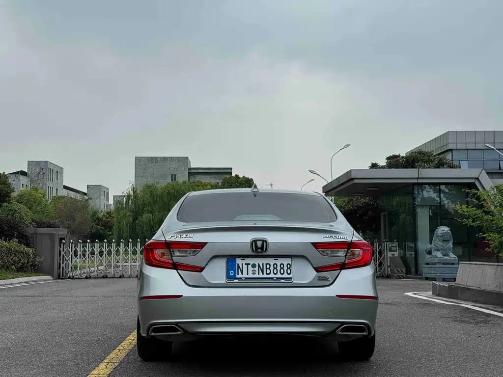 Honda Accord — миниатюра 8