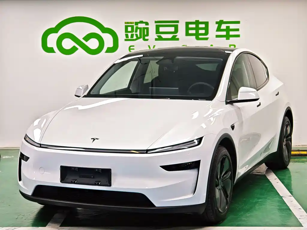 Tesla Model Y 2025