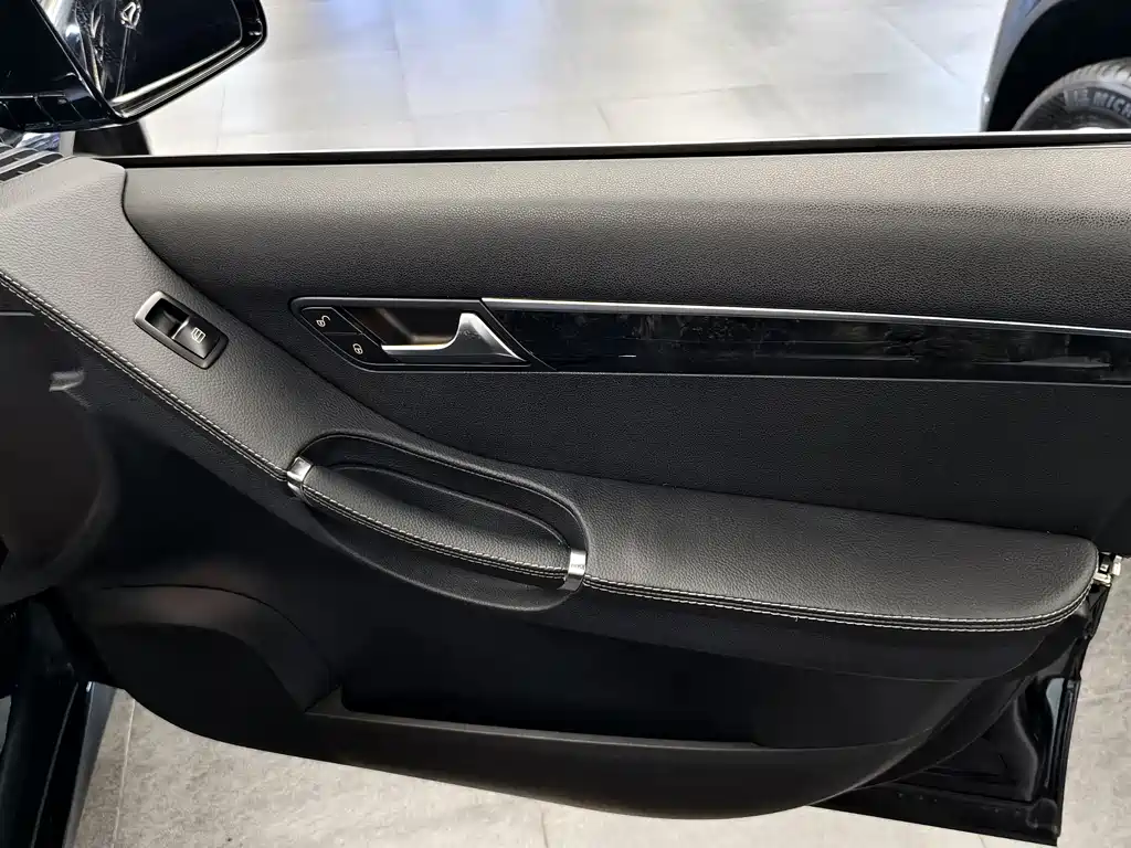 MERCEDES-BENZ R CLASS