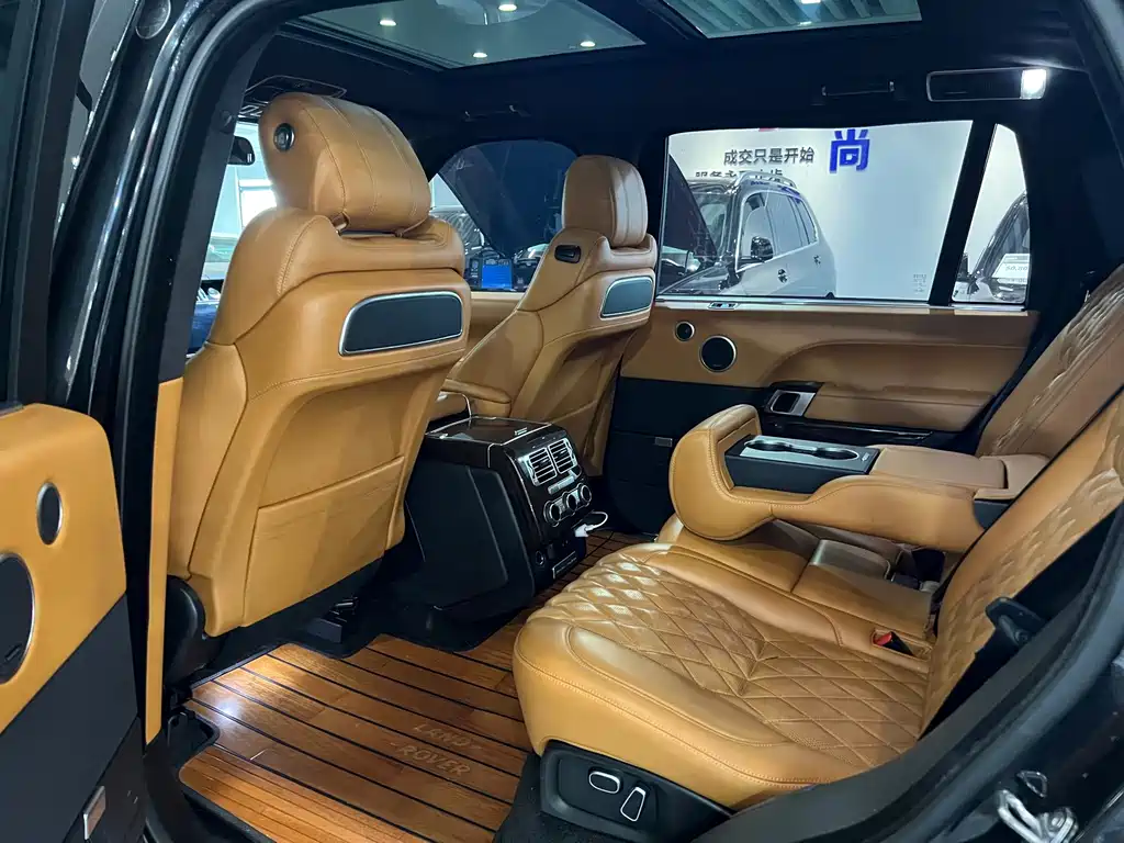 Land Rover Range Rover — миниатюра 5