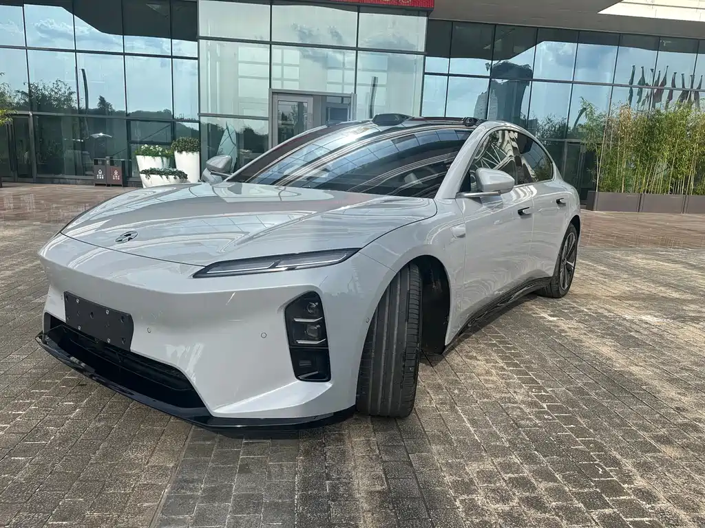 NIO ET5