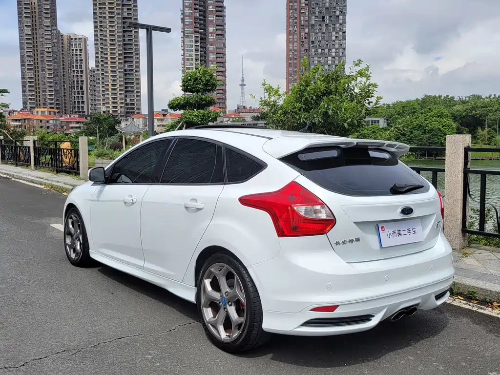 Ford Focus (Import) — миниатюра 4