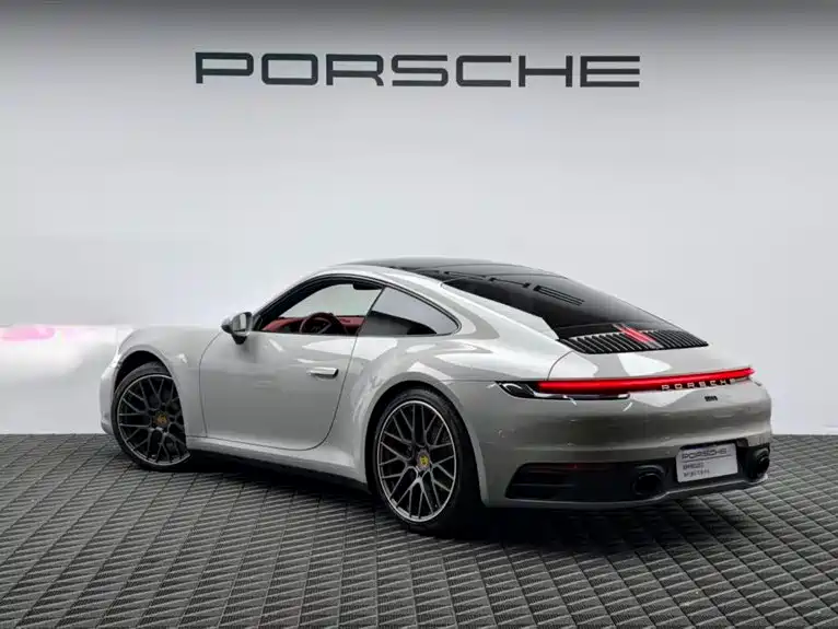 Porsche 911 2023 Carrera 3.0T