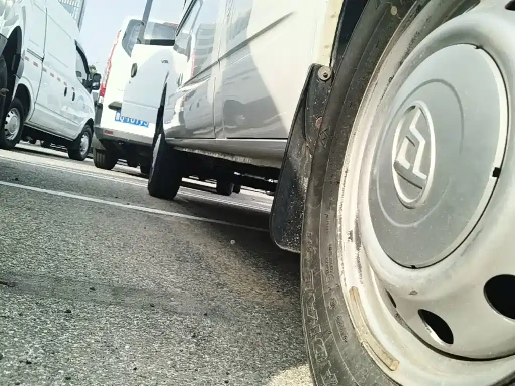MAXUS V80 — миниатюра 21