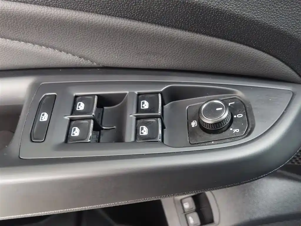 VOLKSWAGEN PASSAT NEW ENERGY