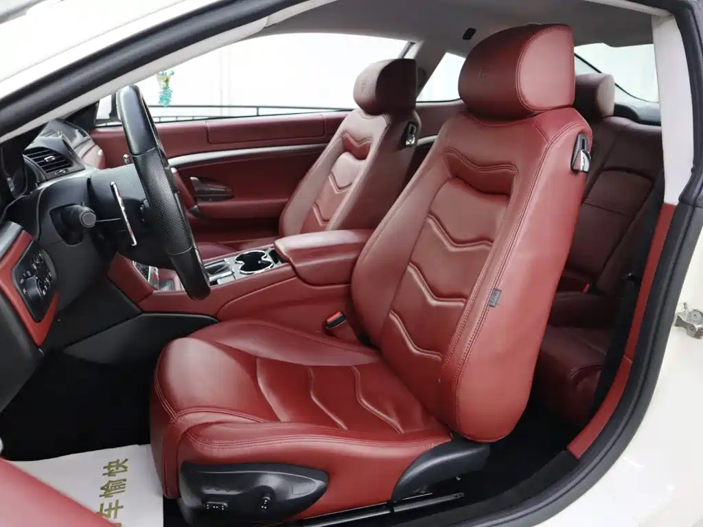 Maserati GranTurismo — миниатюра 9