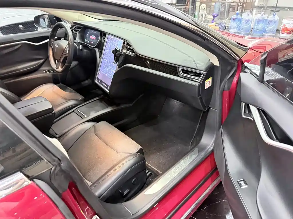 Tesla Model S — миниатюра 8