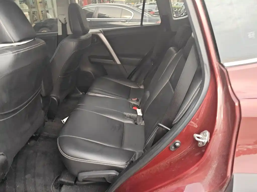 Toyota RAV4 — миниатюра 15