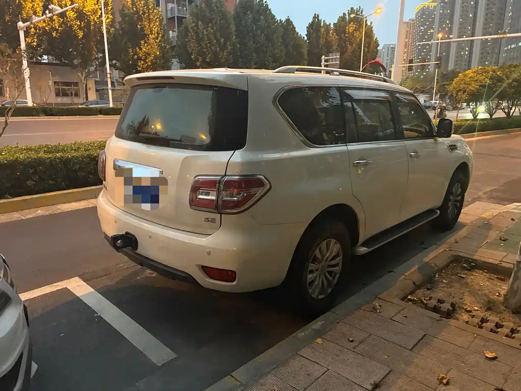 Nissan Patrol — миниатюра 5