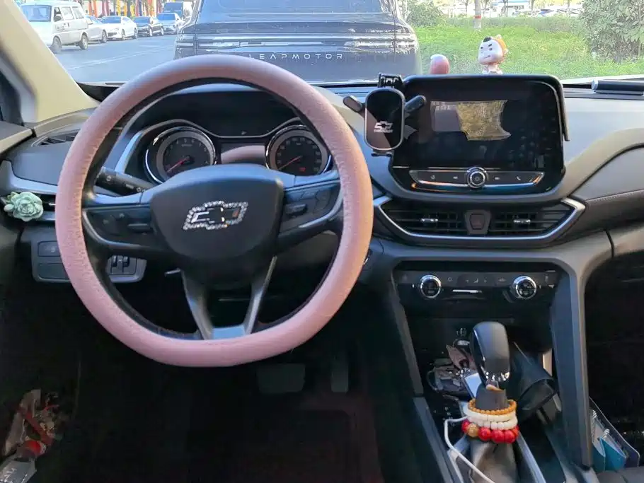 Chevrolet Volando — миниатюра 12