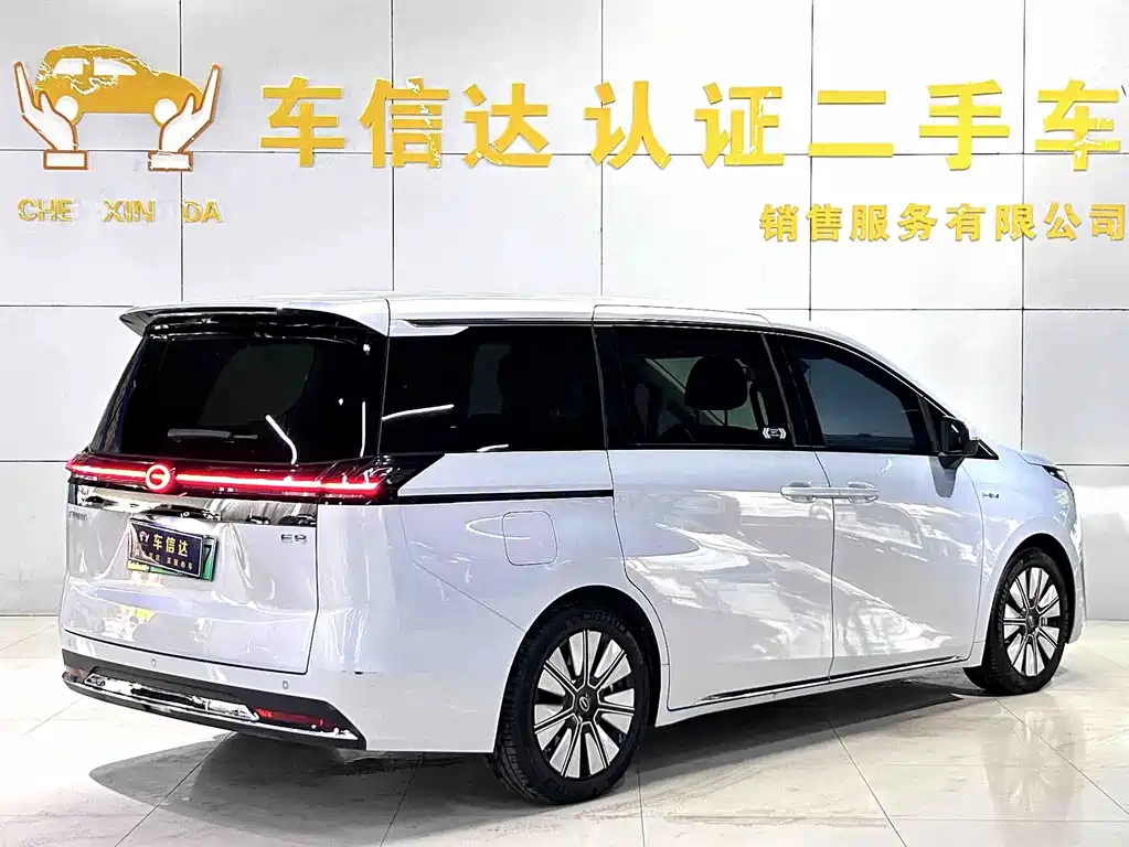 GAC Motor 传祺E8 PHEV — миниатюра 2