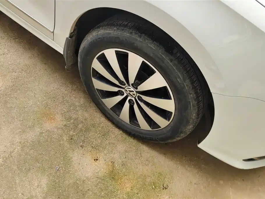 Volkswagen Sagitar 2018 1.6L MT Comfort