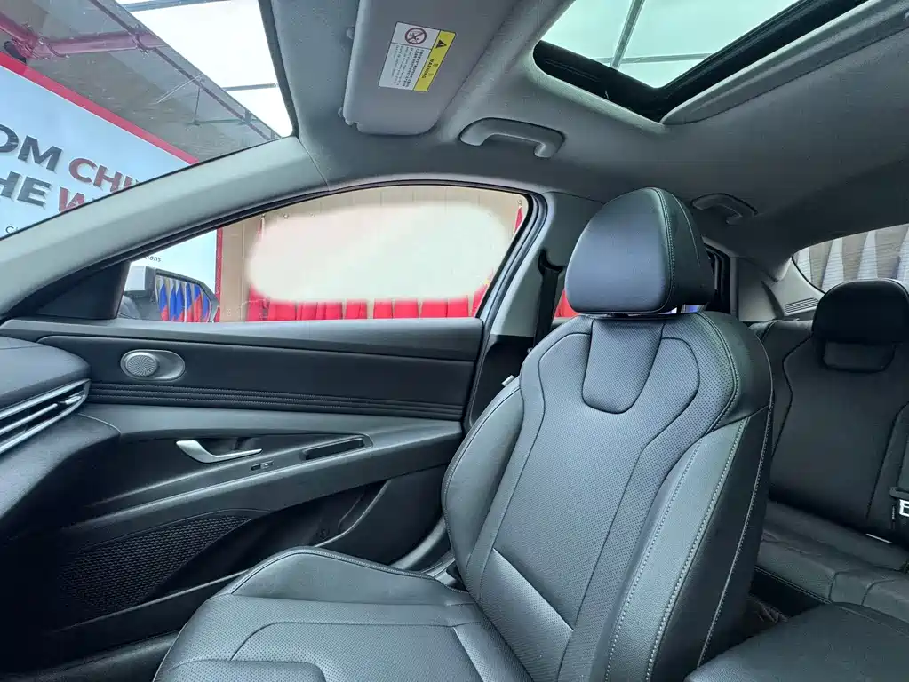 Hyundai Elantra — миниатюра 10