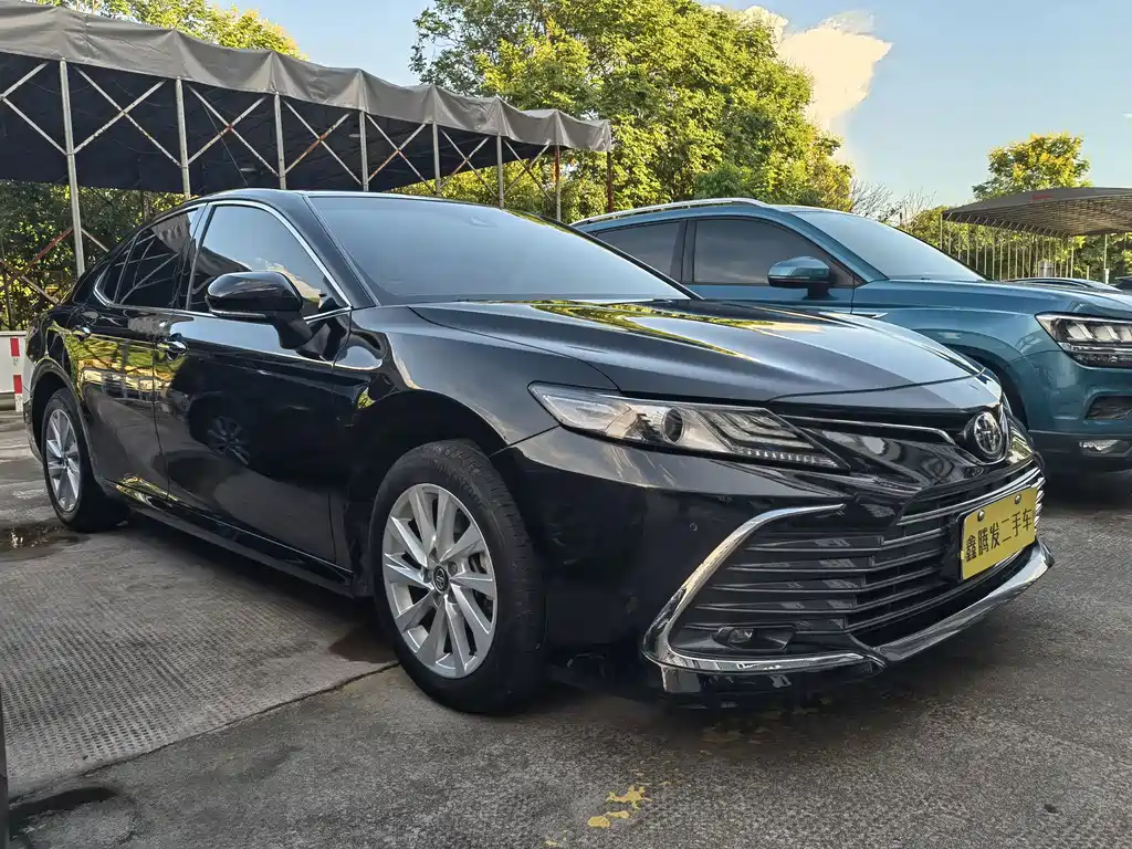 Toyota Camry — миниатюра 3