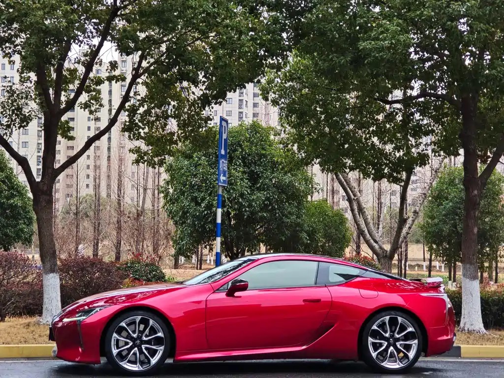 LEXUS LC