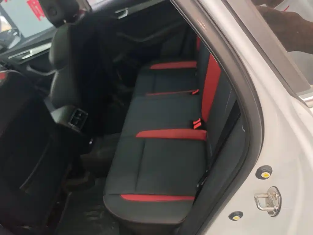 Skoda Karoq — миниатюра 17