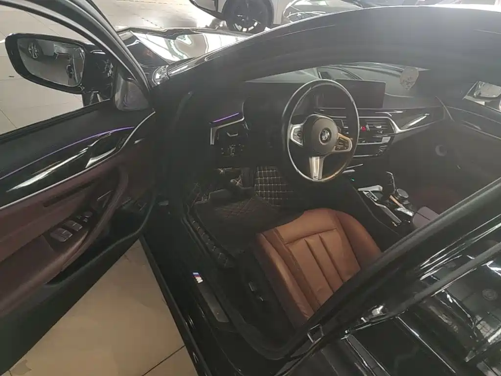 BMW 5 Series — миниатюра 16