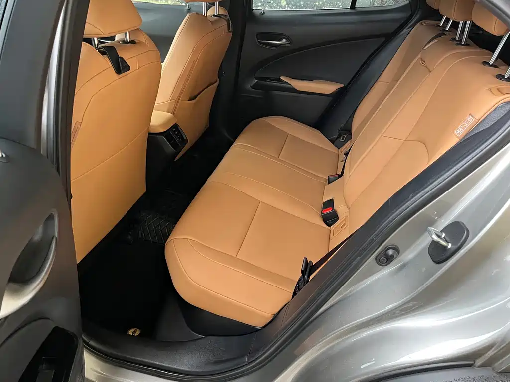 Lexus UX — миниатюра 10