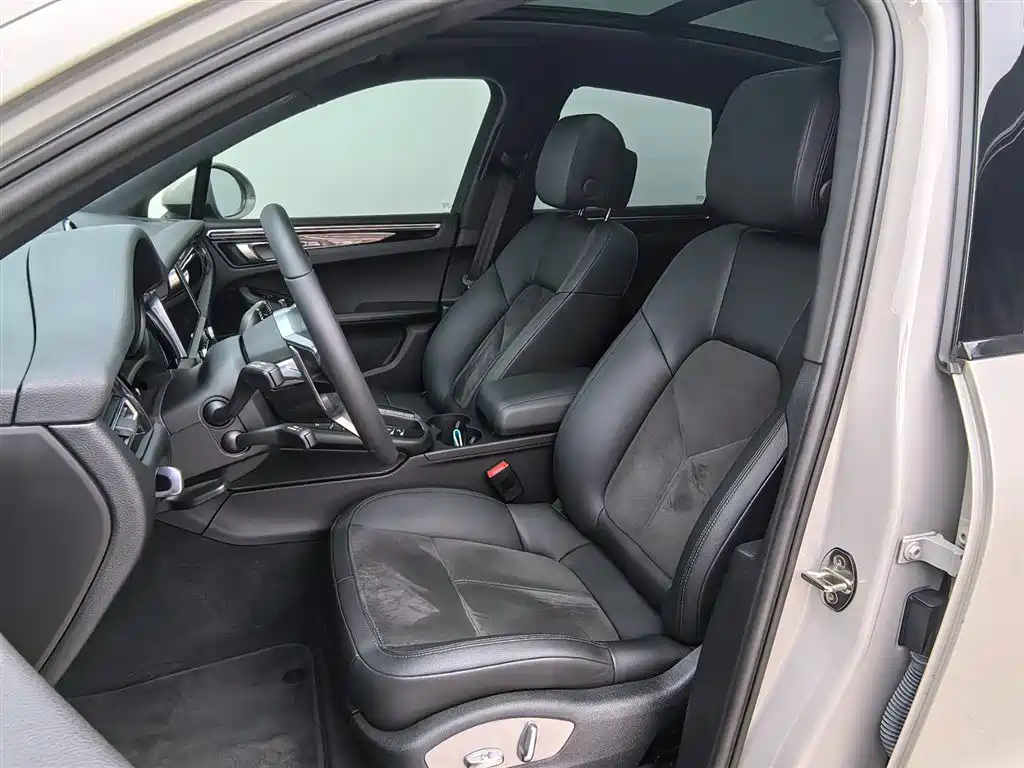 Porsche Macan — миниатюра 23