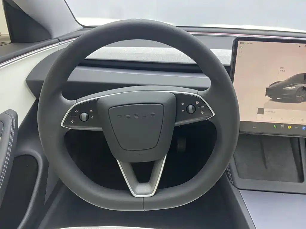 Tesla Model 3 — фотографии объявления, Фото 15