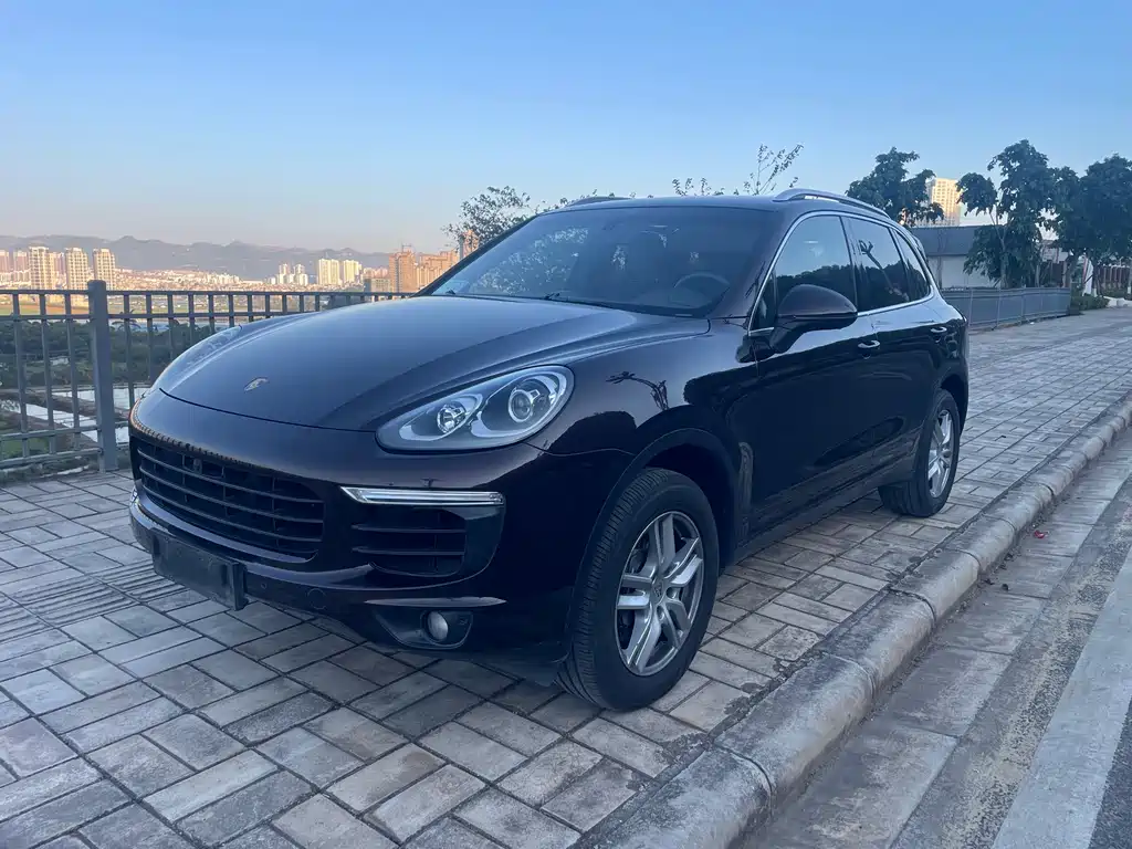 PORSCHE CAYENNE