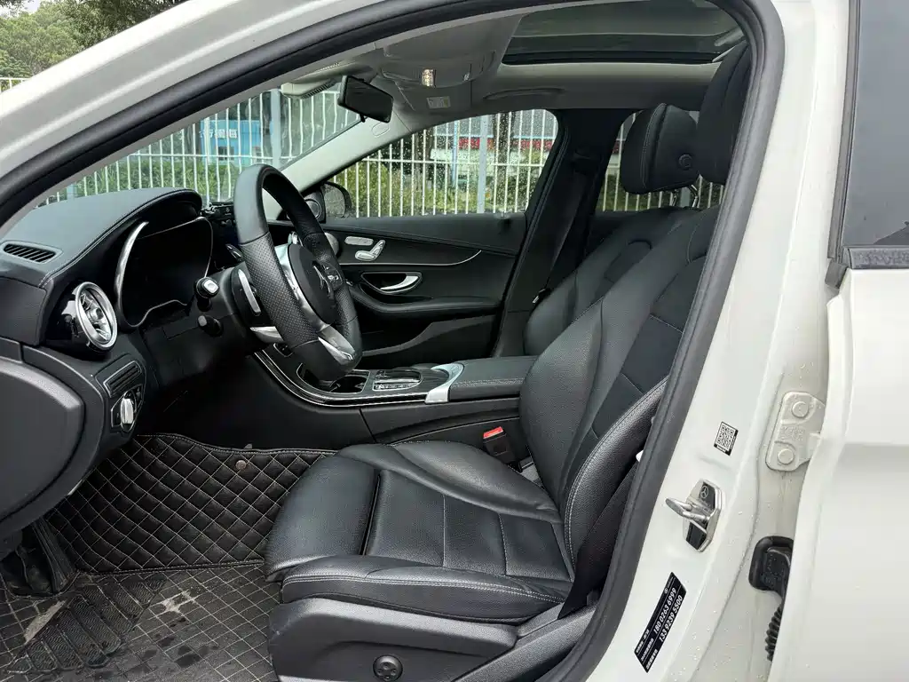 Mercedes-Benz C-Class — миниатюра 10