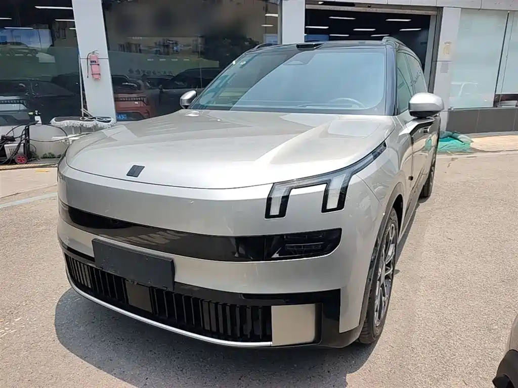 Lynk & Co 领克900 2025