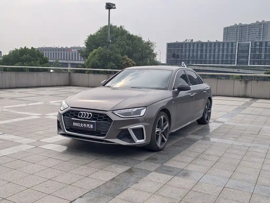 Audi A4L 2021