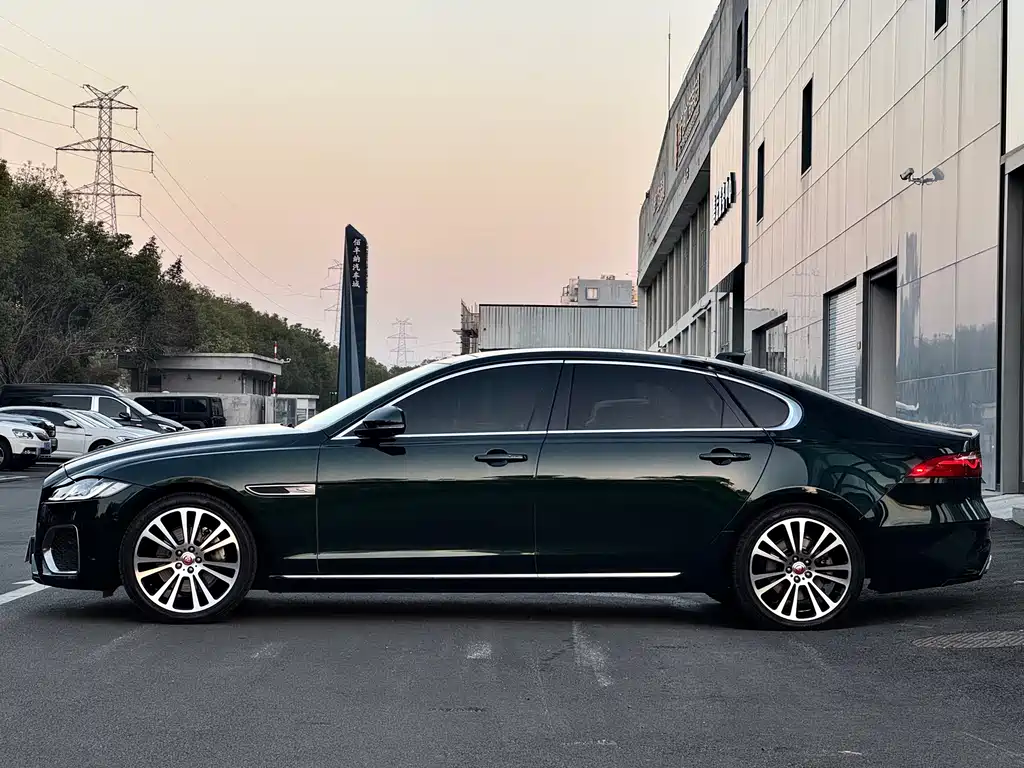 Jaguar XFL 2023 XFL 2.0T P250 Premium Luxury