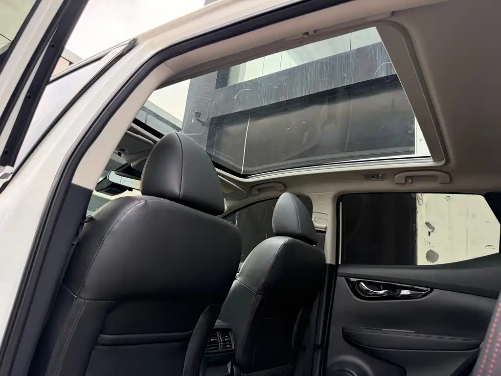 Nissan Qashqai — миниатюра 11