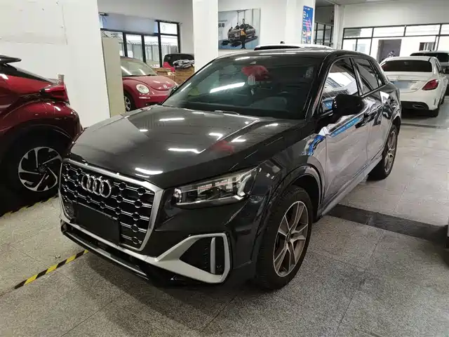 audi q2l