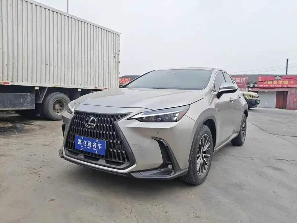 Lexus NX 2023