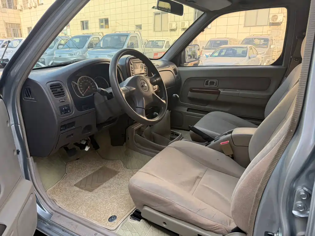 Nissan ZN 2013 2.4L 5 мест