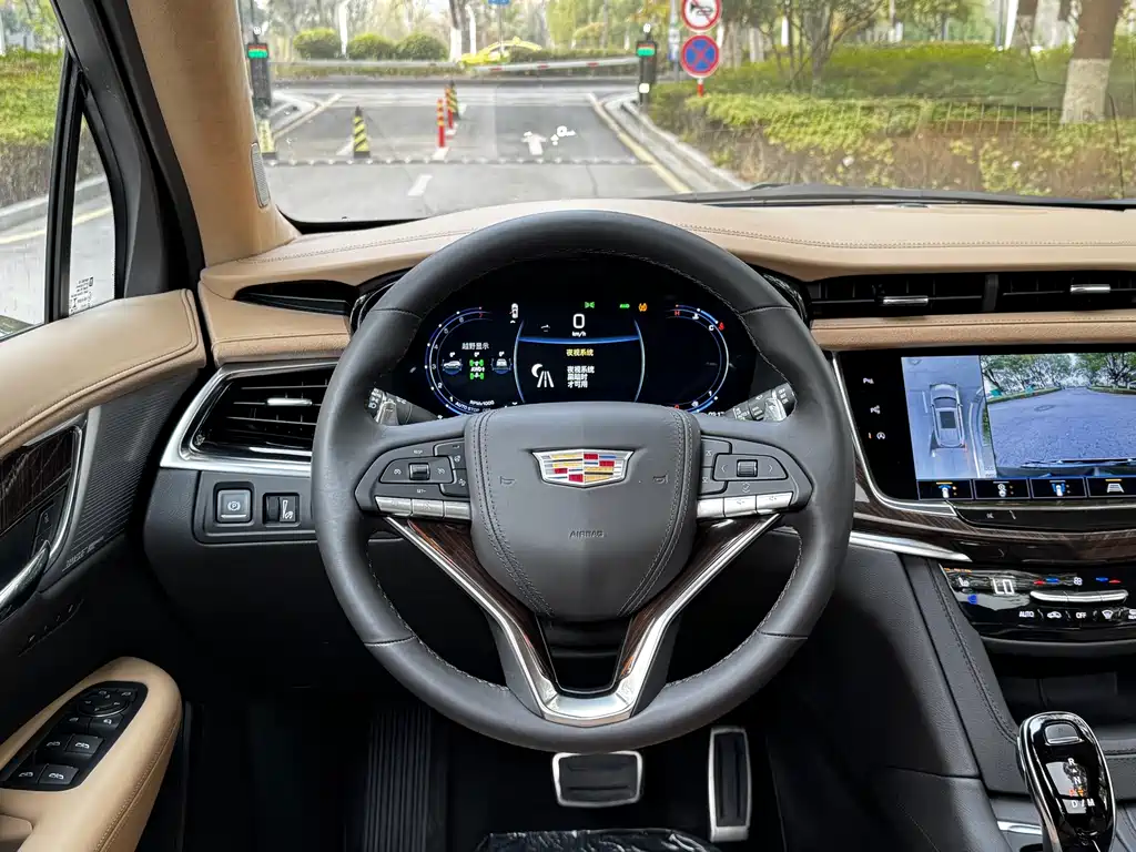Cadillac XT6 2025 2.0T мест Executive