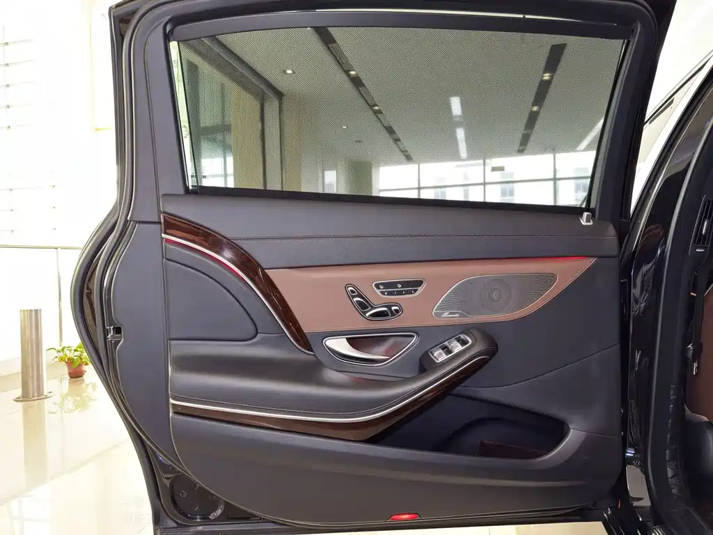 Mercedes-Benz Maybach S-Class S 400 4MATIC, фото 16