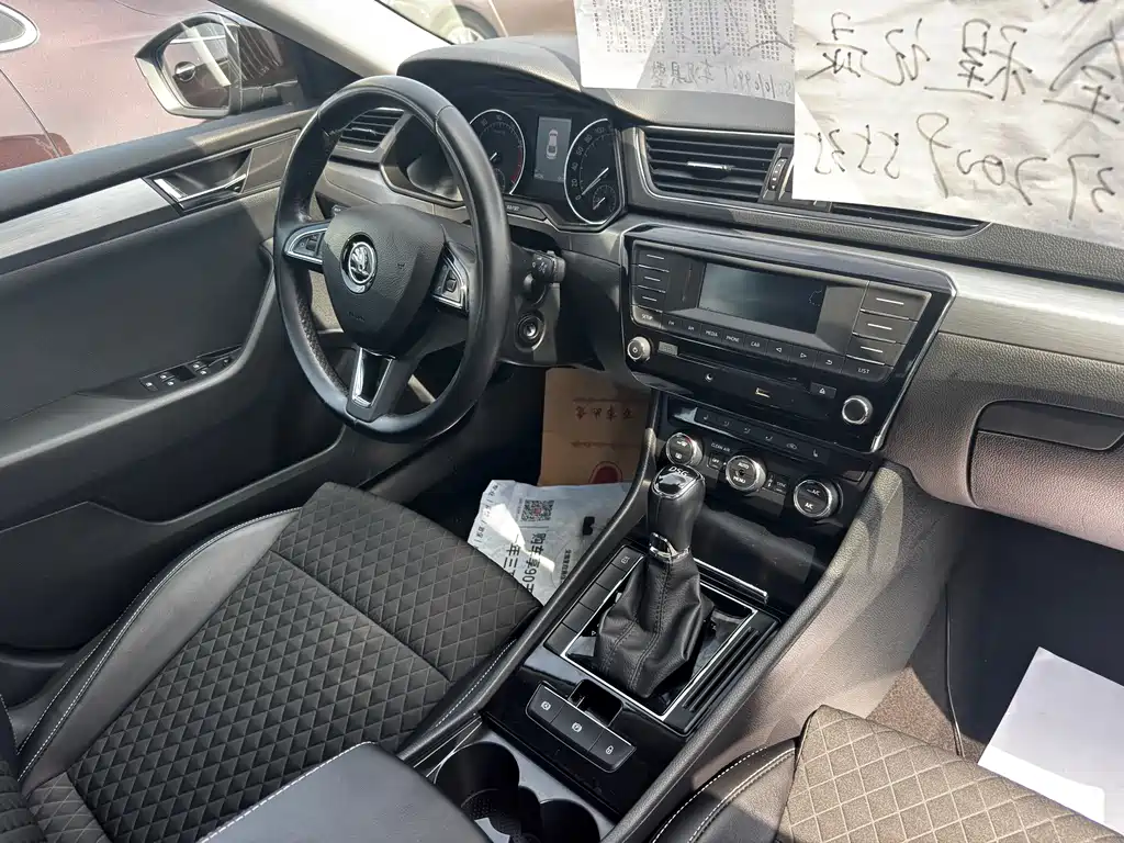 Skoda Superb 2016 TSI330 DSG