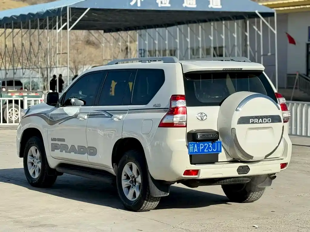 Toyota Land Cruiser Prado 2016 2.7L AT