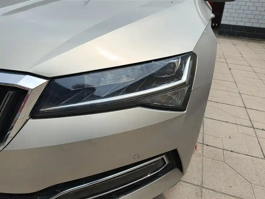 Skoda Superb 2019 TSI330 DSG Luxury