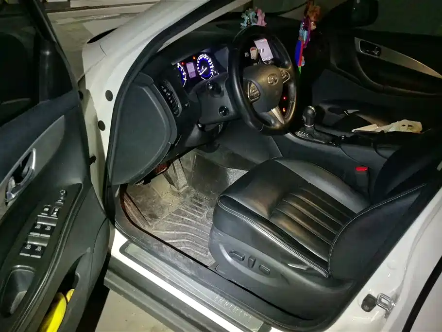 Infiniti QX50 2015 2.5L Enjoy