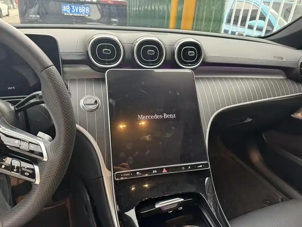 Mercedes-Benz C-Class 2024