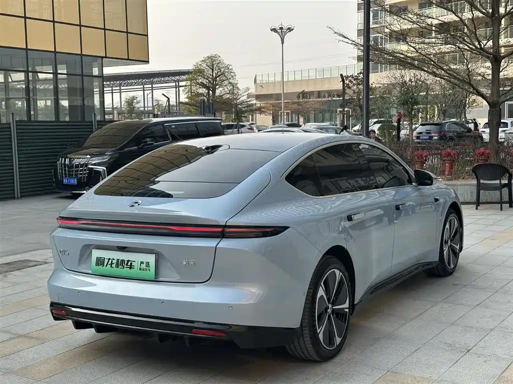 NIO NIO ET5