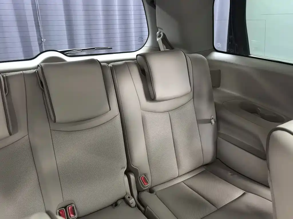 Nissan Quest — миниатюра 8