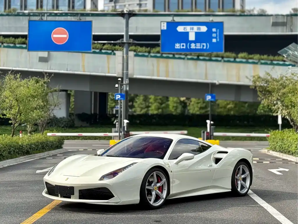 Ferrari 488 — миниатюра 3