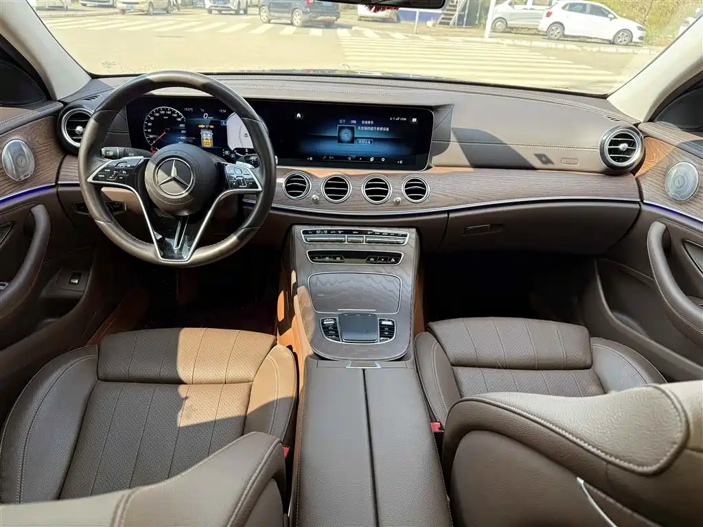 MERCEDES-BENZ E CLASS