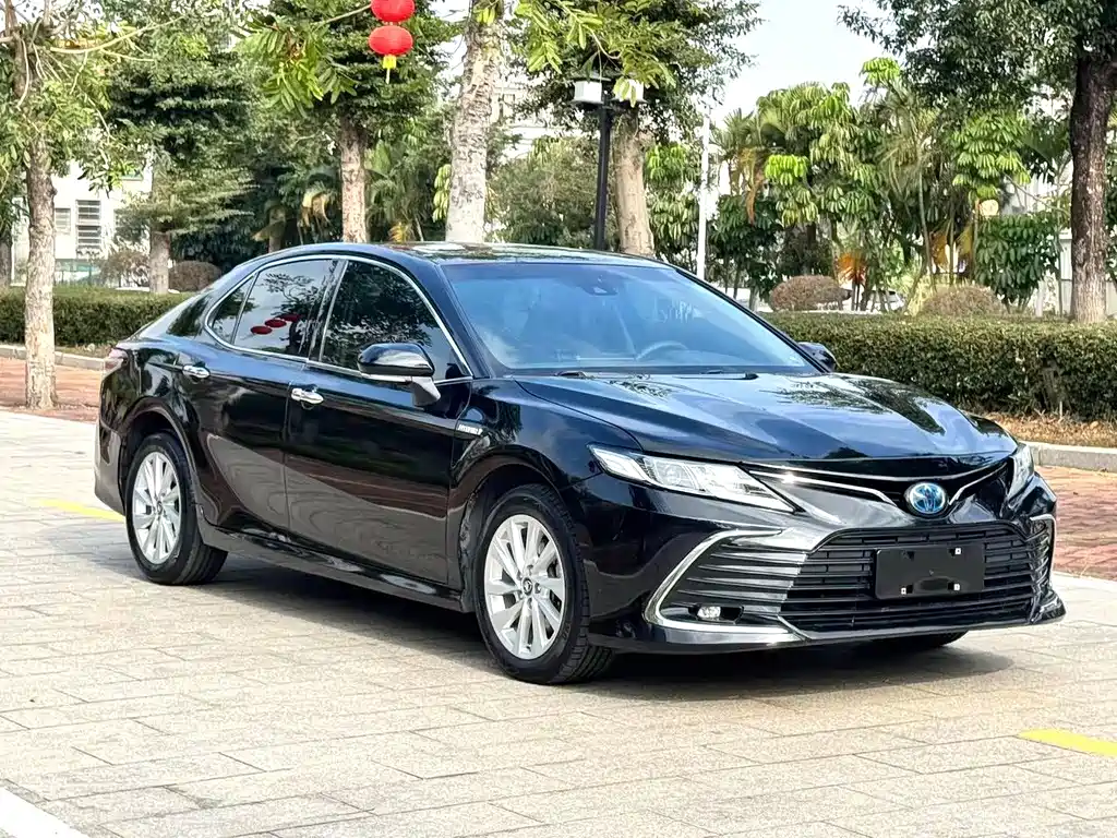 Toyota Camry 2021 2.5HS